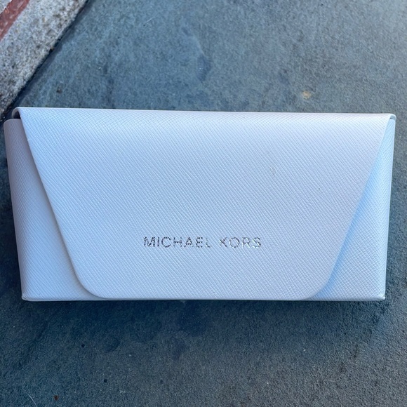 Michael Kors sunglasses case - Picture 1 of 4